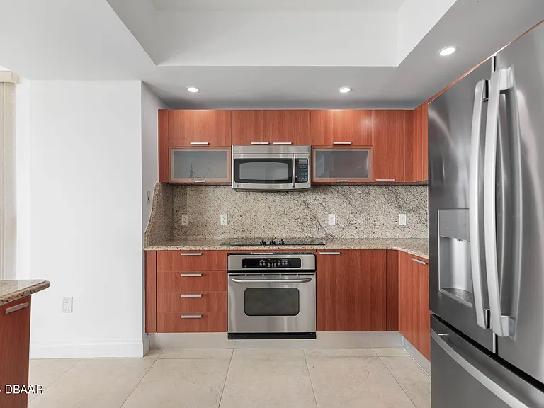 231 Riverside Dr #12091 — Photo 35