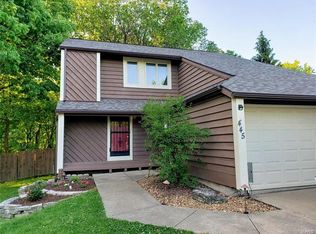 445 Blue Bird Ln, Troy, IL 62294