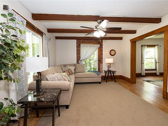 4th image of 211 Princeton Ave