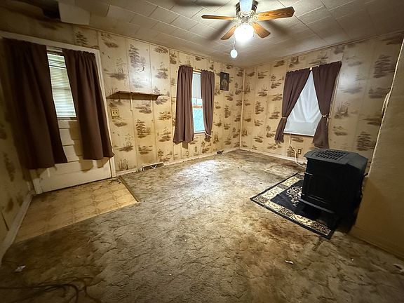 4th image of 111 Spring Hollow Rd