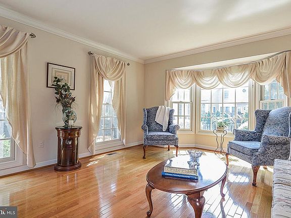 4th image of 8504 Oak Pointe Way