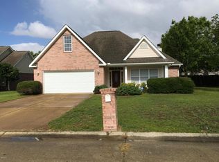 2704 Rue Beaux Chenes, Ocean Springs, MS 39564