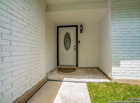 3rd image of 4651 Wetz Dr