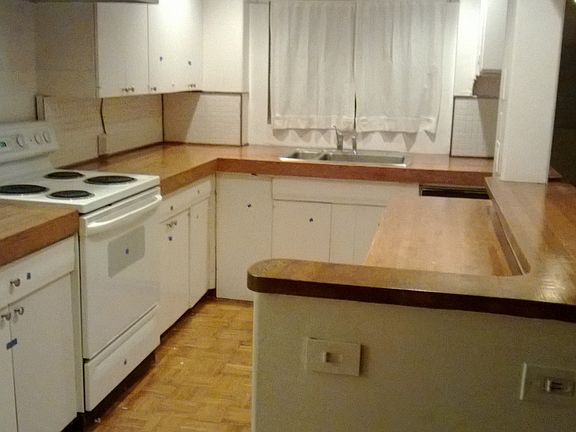 2nd image of 10736 Cushdon Ave