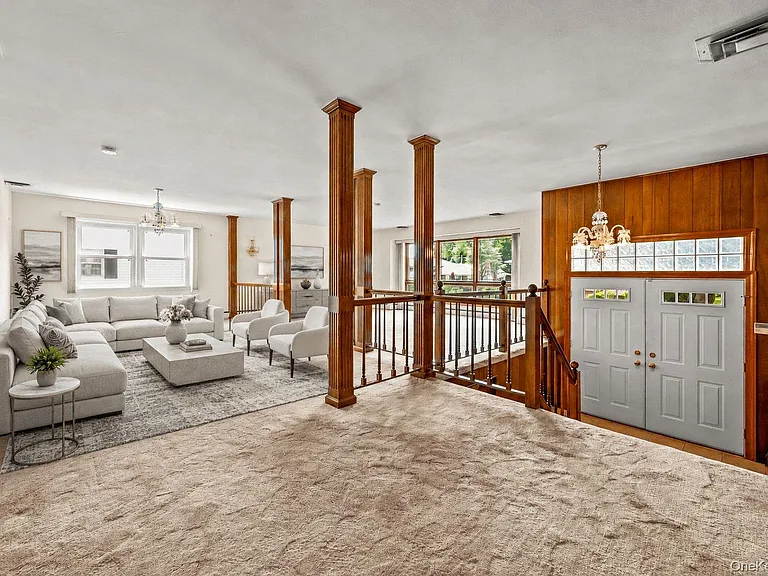 18 Dogwood Rd — Photo 3
