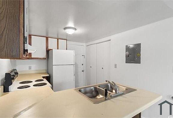2nd image of 6850 Blue Heron Blvd