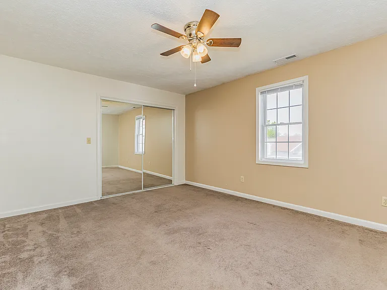 1620 W Jackson St — Photo 17