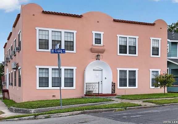 3rd image of 902 W Craig Pl APT 1