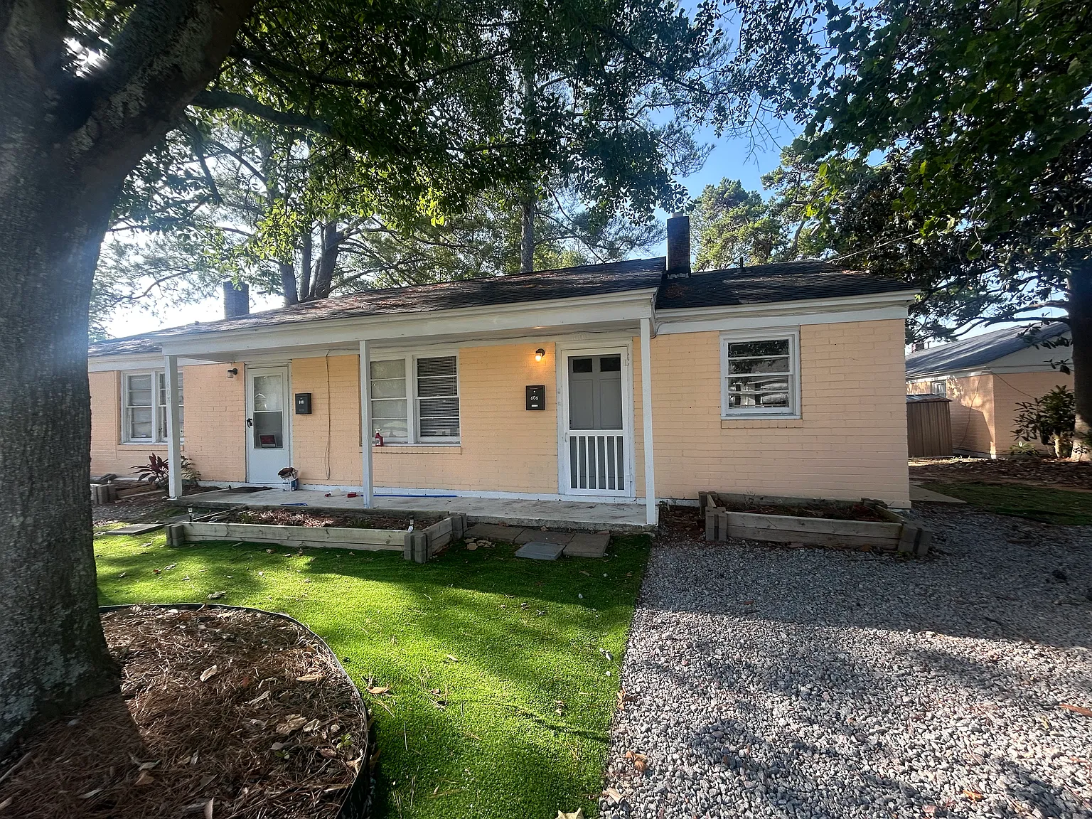2 bed, 900 sqft, $998 — Photo 1