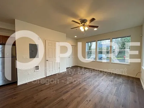 5490 SE Milwaukie Ave Photo 1