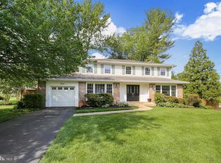 1920 Powhatan St, Falls Church, VA 22043