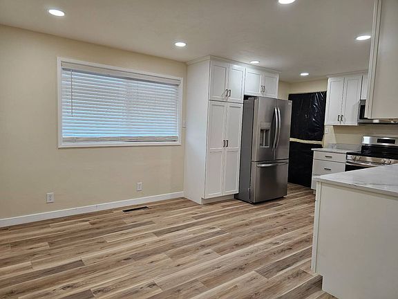 5th image of 476 Falls Dr