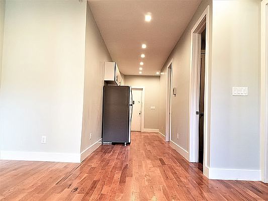 5th image of 219 E 17th St APT 3K