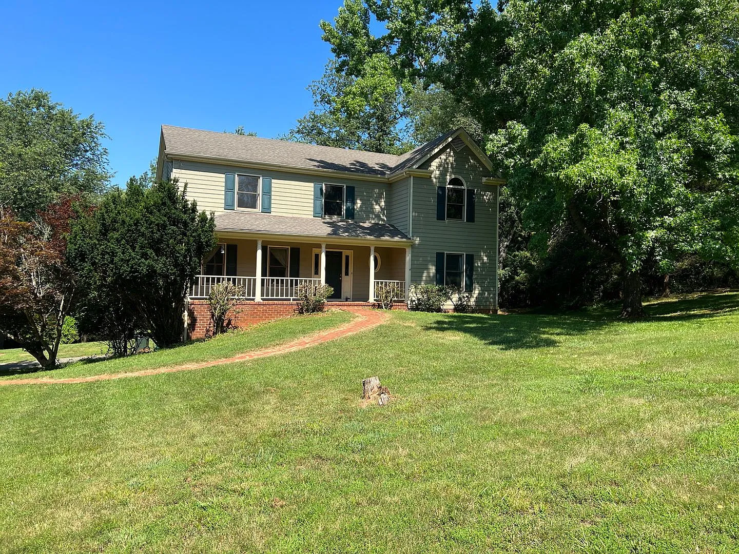 2424 Holkham Dr photo 1
