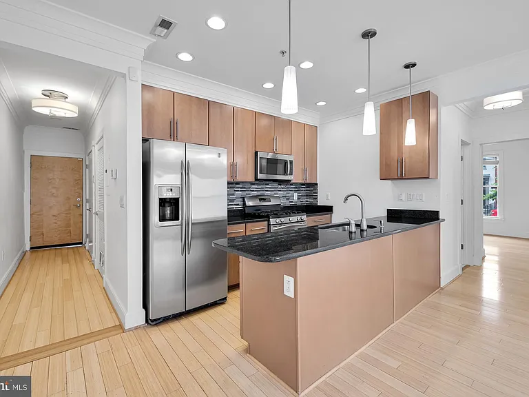 449 R St NW #101 — Photo 12