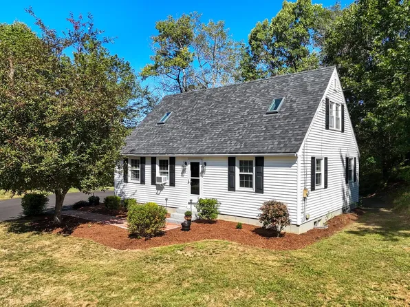 36 Angell Road, Lee, NH 03861