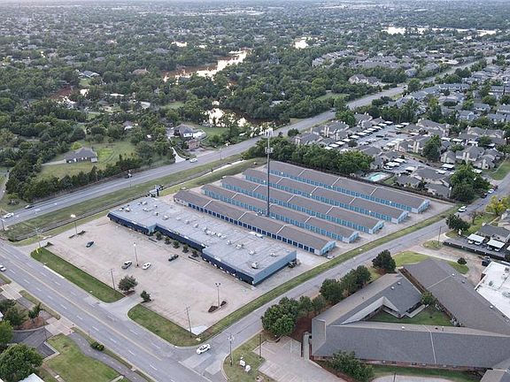 3rd image of 5801 W Britton Rd