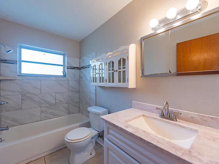 38 Regina Blvd — Photo 18