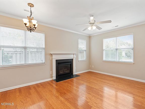 5th image of 211 Sand Pebble Drive SE
