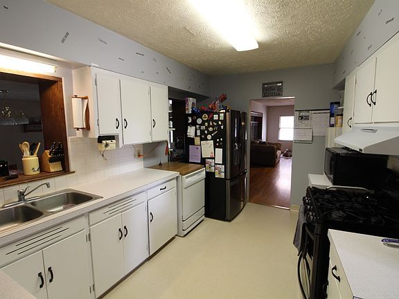 5th image of 1011 Blaine St