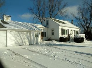 7647 Simms Rd, Lockport, NY 14094