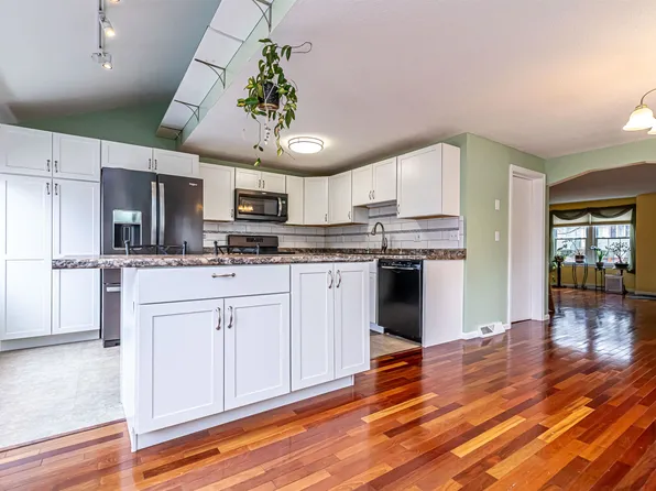 11 Turnbuckle Lane, Merrimack, NH 03054