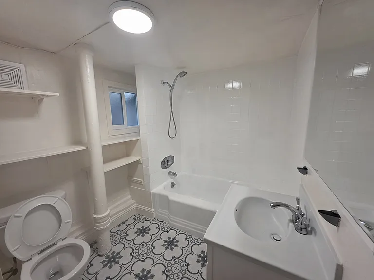 187 7th St #187 — Photo 3