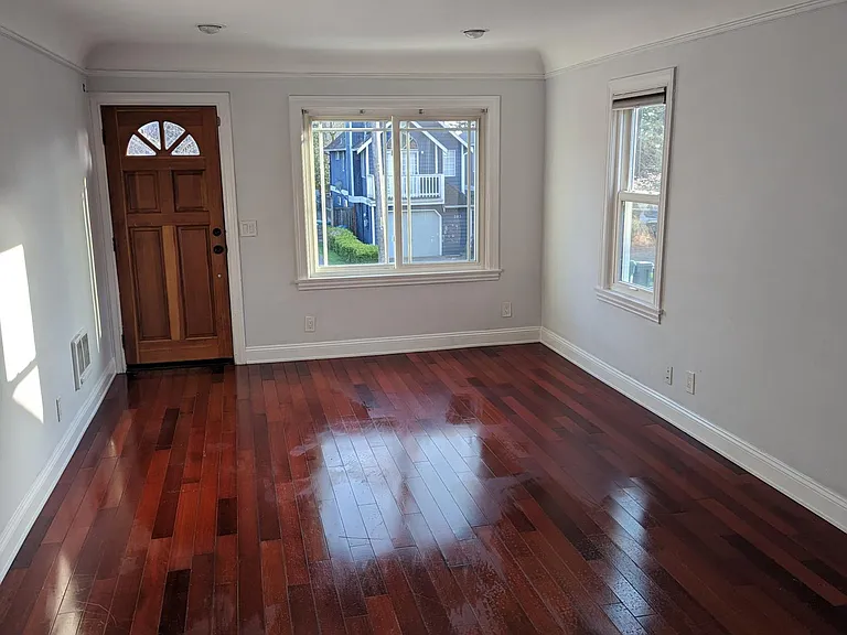 710 N 86th St — Photo 5