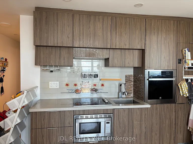 39 Roehampton Ave #3704 — Photo 7