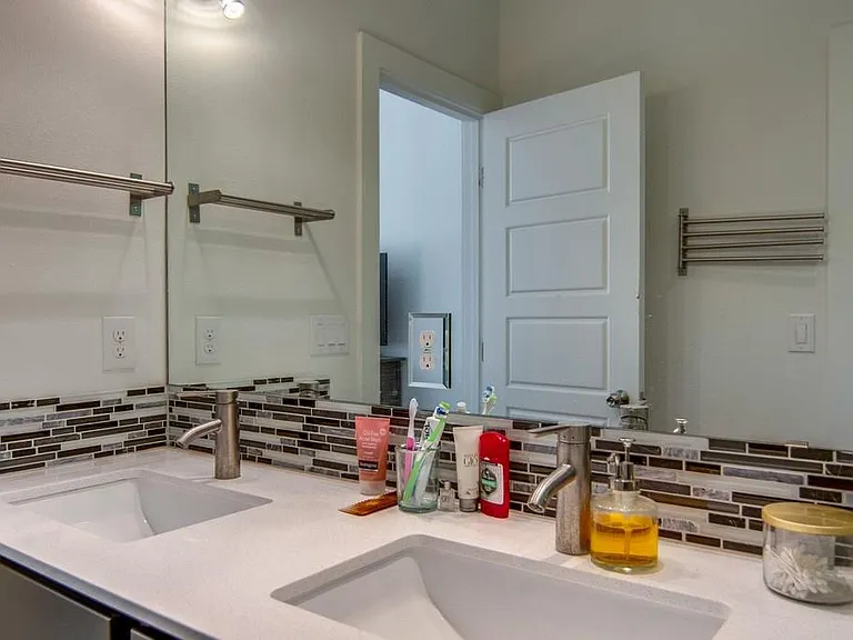 1702 W Saint Johns Ave #B — Photo 20