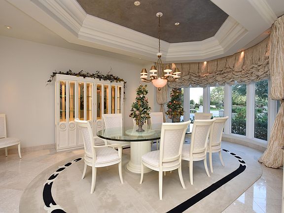 5th image of 8404 N El Maro Cir