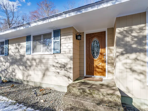 30 Chamberlain Drive, Shelton, CT 06484