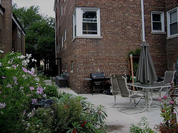 2nd BR overlooks back patio