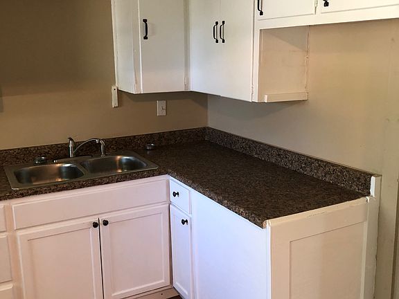 5th image of 805 Matchett St #B