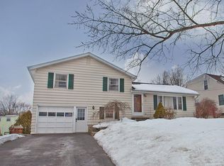 104 Osborne Dr, East Syracuse, NY 13057