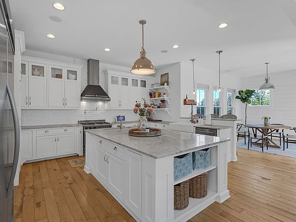 5th image of 10420 Pagoda Way
