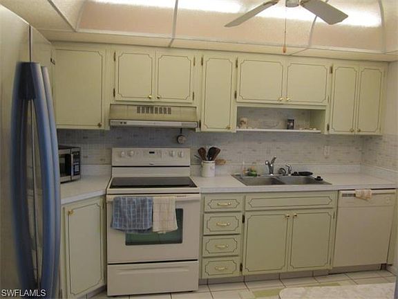 4th image of 1525 Myerlee Country Club Blvd #5
