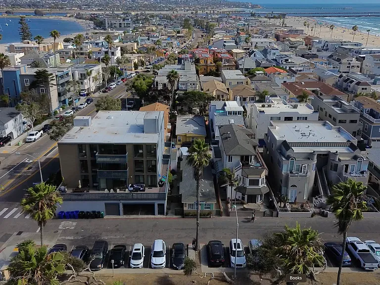 747 San Fernando Pl — Photo 2