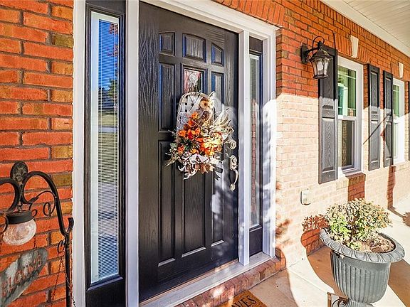 4th image of 2635 Ivey Lace Ct