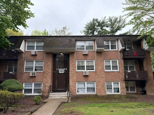 180 Kearsing Pkwy APT B, Monsey, NY 10952