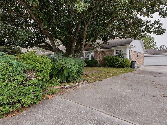 3rd image of 8914 Pine Shores Dr