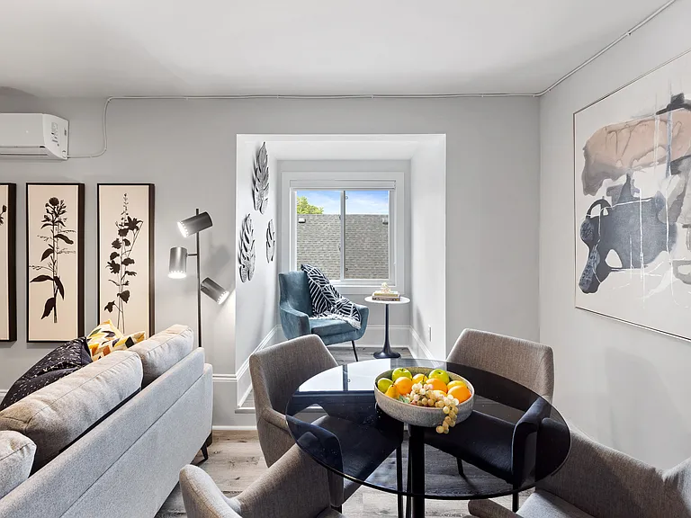 360 Friel St — Photo 37