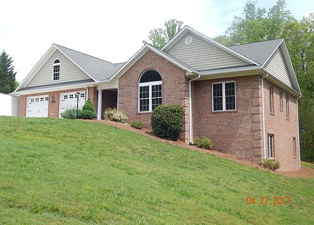 1st image of 100 Woodfield Cir