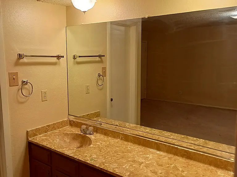 11305 Blackmoor Dr — Photo 33