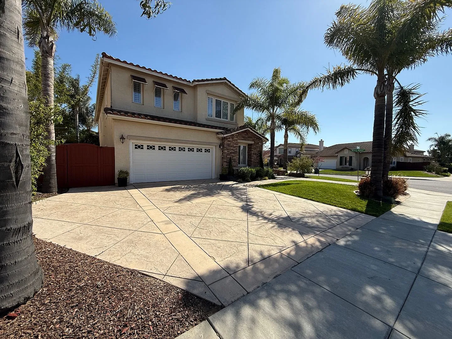 Desirable Camarillo home in the Pitts Ranch Neighborhood — Photo 2