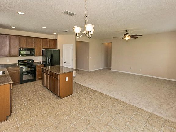 5th image of 105 Abbeyhill Ln