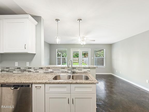 4th image of 1608 Dehart Dr #D