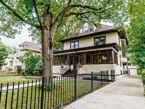 2nd image of 725 N Oak Park Ave