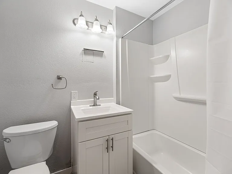429 N Piatt Ave — Photo 9