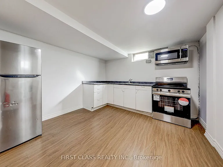 214 Linden Ave #BASEMENT — Photo 6